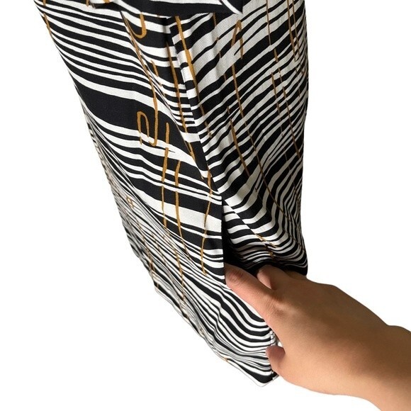 Welcome to my closet! - Picture 7 of 13